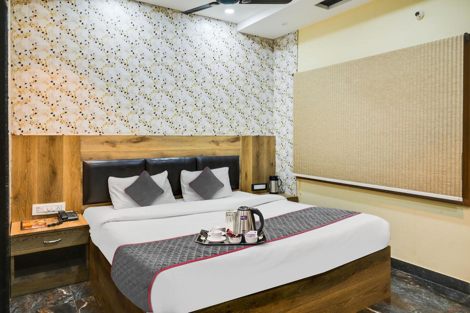 Townhouse Oak Hotel Ar Ganges Premium Βαρανάσι Εξωτερικό φωτογραφία